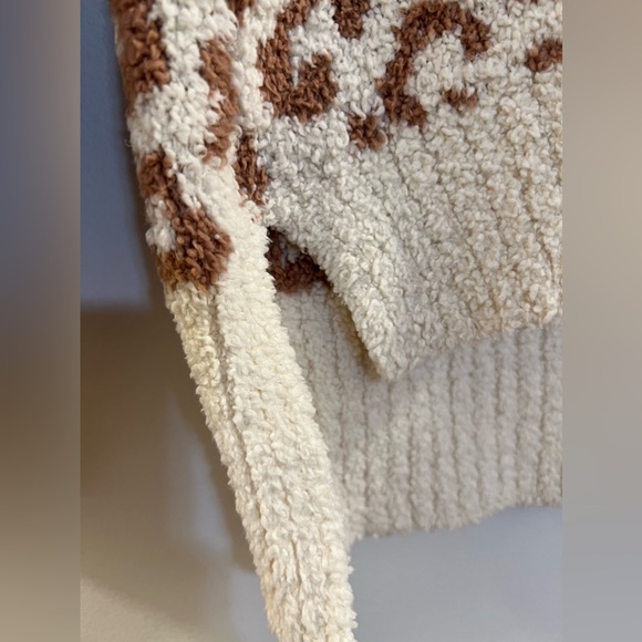 13. UGG Ugg Cecilia V-neck Sweater Snow Leopard - Picture 13 of 16